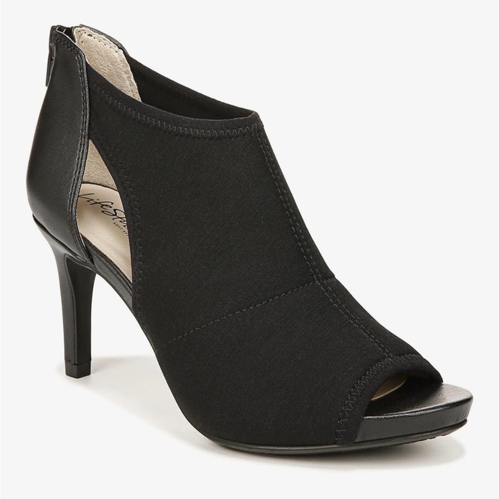 Life Stride Black Mod Cutout Peep-Toe Heel sandals